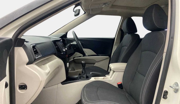 2022 Mahindra XUV300 W6 1.5 DIESEL, Diesel, Manual, 57,845 km, Right Side Front Door Cabin
