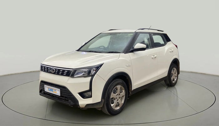 2022 Mahindra XUV300 W6 1.5 DIESEL, Diesel, Manual, 57,845 km, Left Front Diagonal