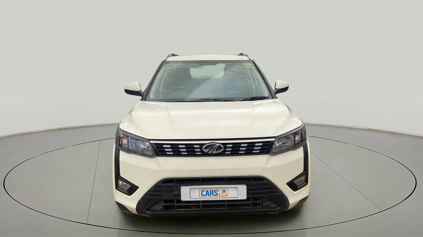 2022 Mahindra XUV300 W6 1.5 DIESEL, Diesel, Manual, 57,845 km, Front