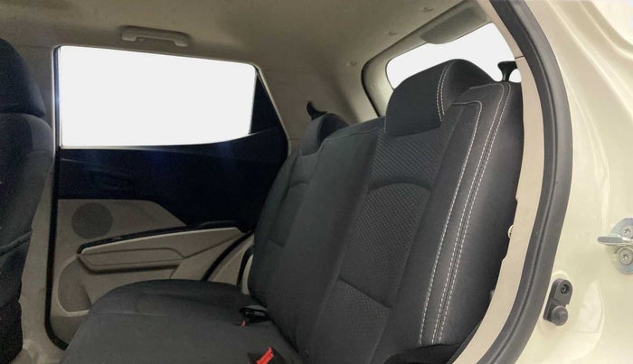 2022 Mahindra XUV300 W6 1.5 DIESEL, Diesel, Manual, 57,845 km, Right Side Rear Door Cabin