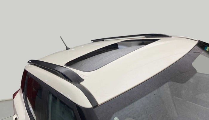 2022 Mahindra XUV300 W6 1.5 DIESEL, Diesel, Manual, 57,845 km, Roof