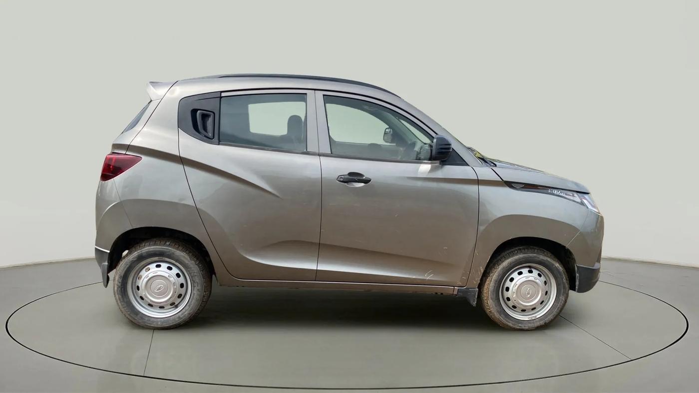 2017 Mahindra Kuv100 K2 6 STR, Petrol, Manual, 16,846 km, Right Side View