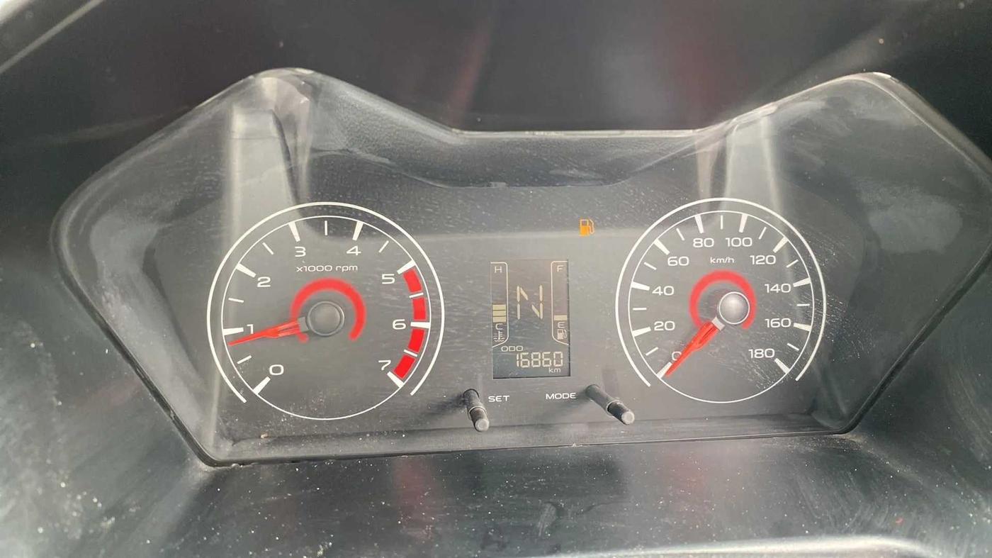 2017 Mahindra Kuv100 K2 6 STR, Petrol, Manual, 16,846 km, Odometer Image