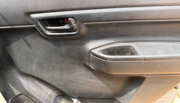 2020 Maruti S PRESSO VXI+, Petrol, Manual, 44,433 km, Driver Side Door Panels Control