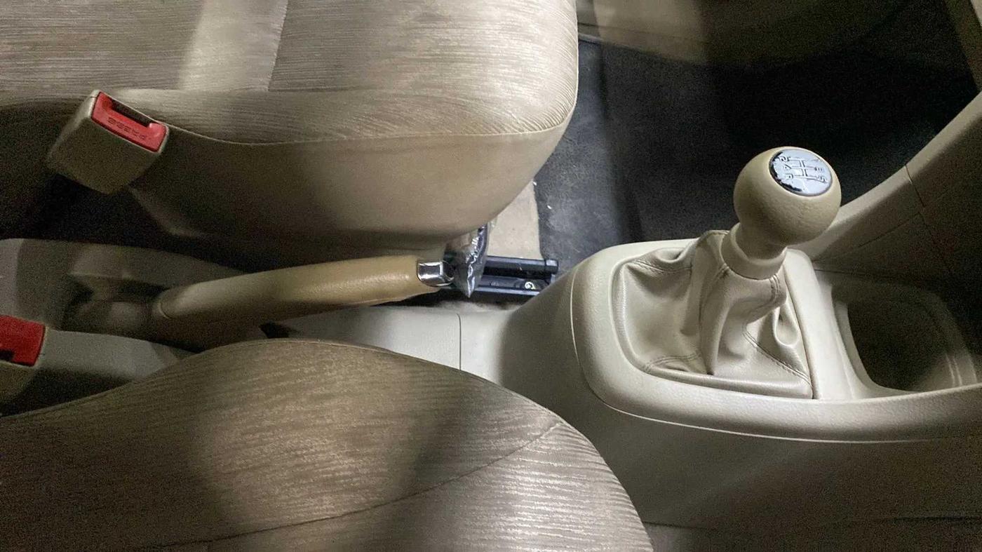 2013 Maruti Ertiga VDI, Diesel, Manual, 33,170 km, Gear Lever