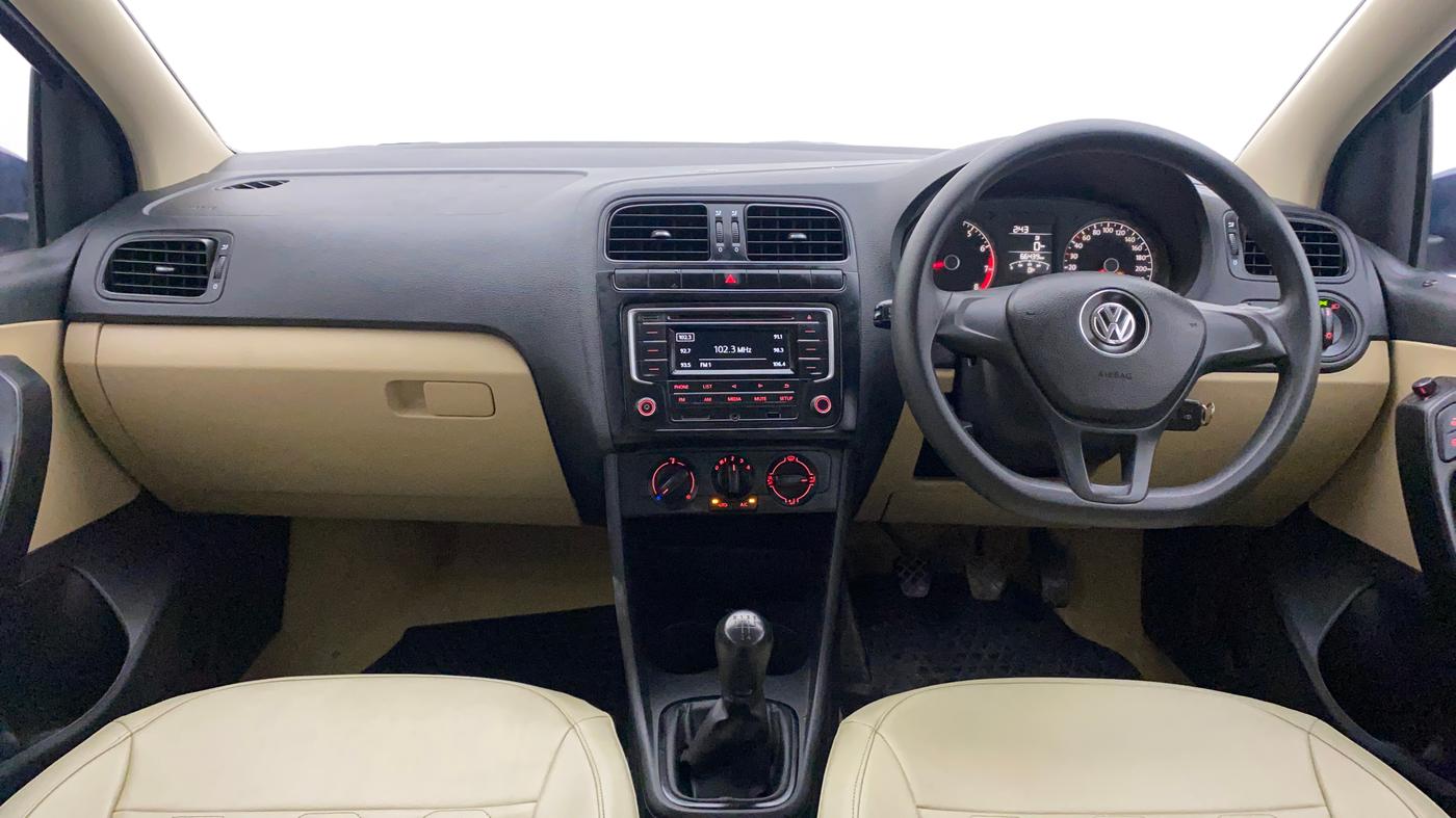 2016 Volkswagen Ameo COMFORTLINE 1.2L, Petrol, Manual, 66,520 km, Dashboard