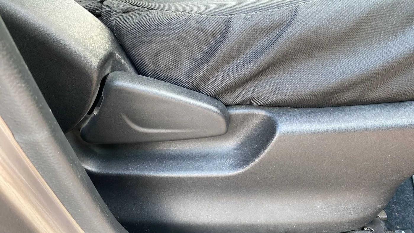 2018 Datsun Redi Go T(O) 1.0 AMT, Petrol, Automatic, 17,789 km, Driver Side Adjustment Panel