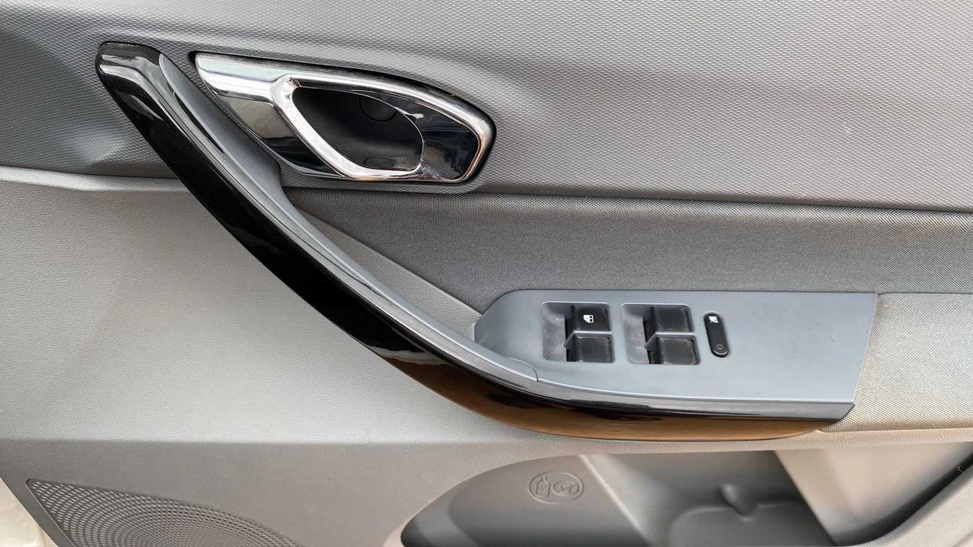 2020 Tata TIGOR XZA PLUS PETROL, Petrol, Automatic, 80,746 km, Driver Side Door Panels Control