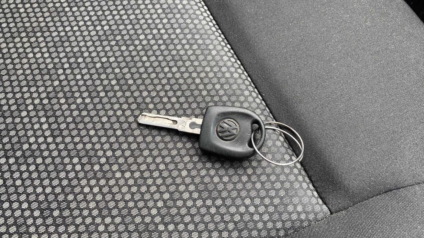 2016 Volkswagen Polo TRENDLINE 1.2L PETROL, Petrol, Manual, 54,562 km, Key Close Up