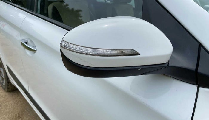 2020 Hyundai Elite i20 ASTA 1.2 (O), Petrol, Manual, 72,656 km, Right rear-view mirror - Indicator light has minor damage