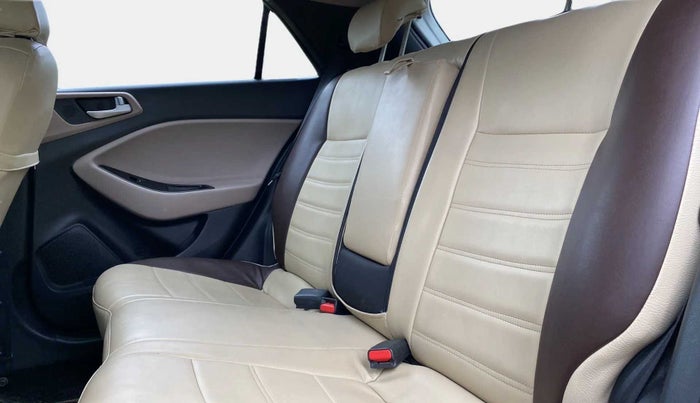 2020 Hyundai Elite i20 ASTA 1.2 (O), Petrol, Manual, 72,656 km, Right Side Rear Door Cabin