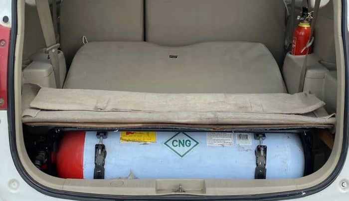 2017 Maruti Ertiga VXI CNG, CNG, Manual, 81,079 km, Boot Inside