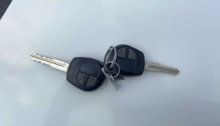 2017 Maruti Ertiga VXI CNG, CNG, Manual, 81,079 km, Key Close Up