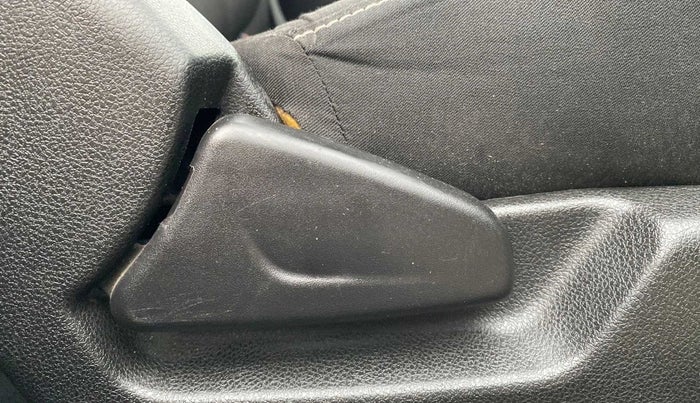 2020 Renault Kwid RXL, Petrol, Manual, 20,208 km, Driver Side Adjustment Panel