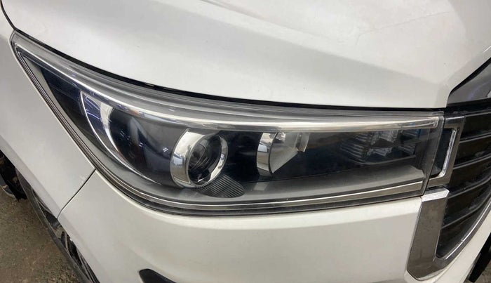 2022 Toyota Innova Crysta 2.7 VX 7 STR, Petrol, Manual, 22,578 km, Right headlight - Minor scratches