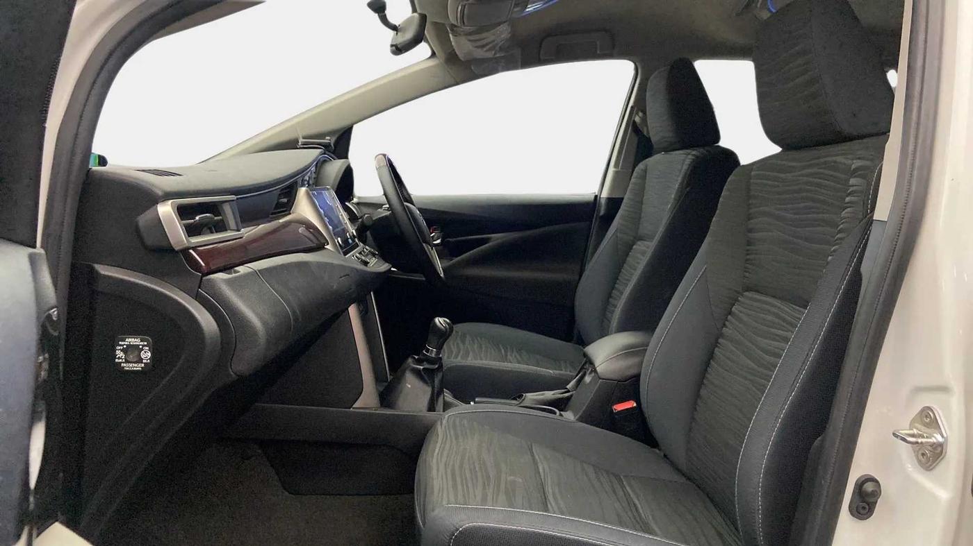 2022 Toyota Innova Crysta 2.7 VX 7 STR, Petrol, Manual, 22,829 km, Right Side Front Door Cabin