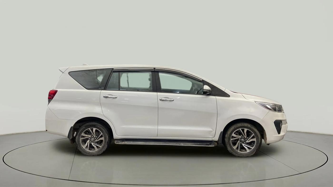 2022 Toyota Innova Crysta 2.7 VX 7 STR, Petrol, Manual, 22,829 km, Right Side View