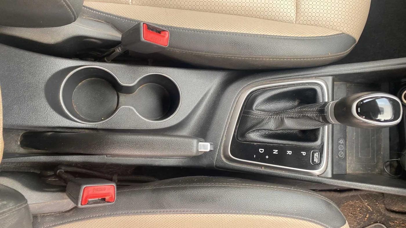 2021 Hyundai Verna SX (O) 1.5 VTVT IVT, Petrol, Automatic, 25,447 km, Gear Lever