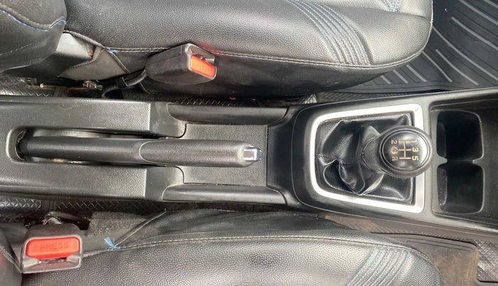 2019 Maruti Swift VXI, Petrol, Manual, 35,969 km, Gear Lever