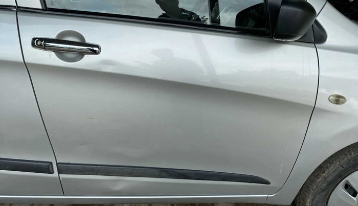 2016 Maruti Celerio VXI AMT, Petrol, Automatic, 41,241 km, Driver-side door - Slightly dented