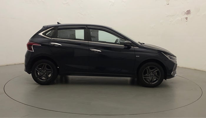 2022 Hyundai NEW I20 SPORTZ 1.2 AT, Petrol, Automatic, 6,224 km, Right Side