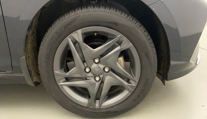 2022 Hyundai NEW I20 SPORTZ 1.2 AT, Petrol, Automatic, 6,224 km, Right Front Wheel