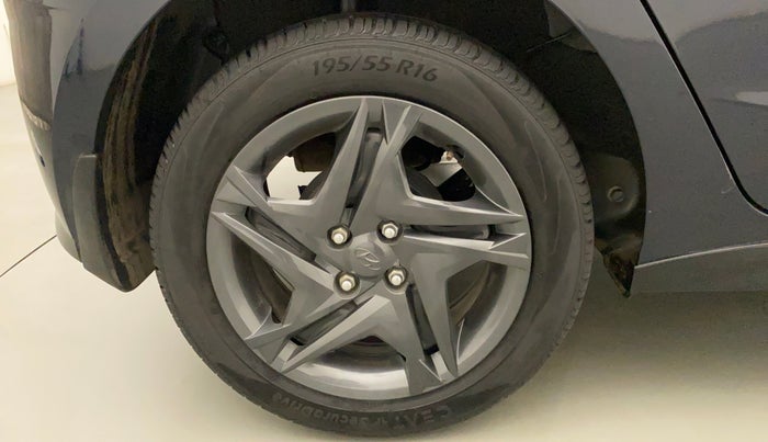 2022 Hyundai NEW I20 SPORTZ 1.2 AT, Petrol, Automatic, 6,224 km, Right Rear Wheel