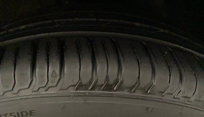 2022 Hyundai NEW I20 SPORTZ 1.2 AT, Petrol, Automatic, 6,224 km, Left Front Tyre Tread