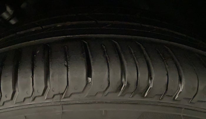 2022 Hyundai NEW I20 SPORTZ 1.2 AT, Petrol, Automatic, 6,224 km, Left Rear Tyre Tread