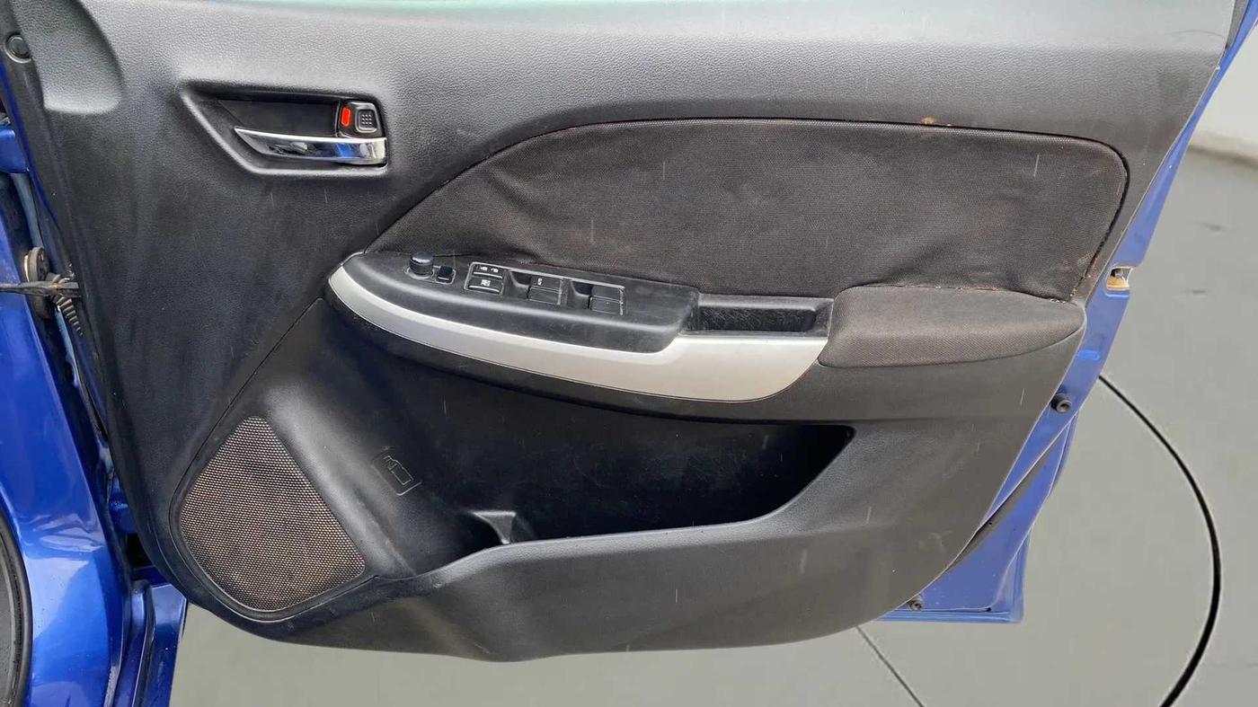2015 Maruti Baleno ALPHA DIESEL 1.3, Diesel, Manual, 1,00,806 km, Driver Side Door Panels Control