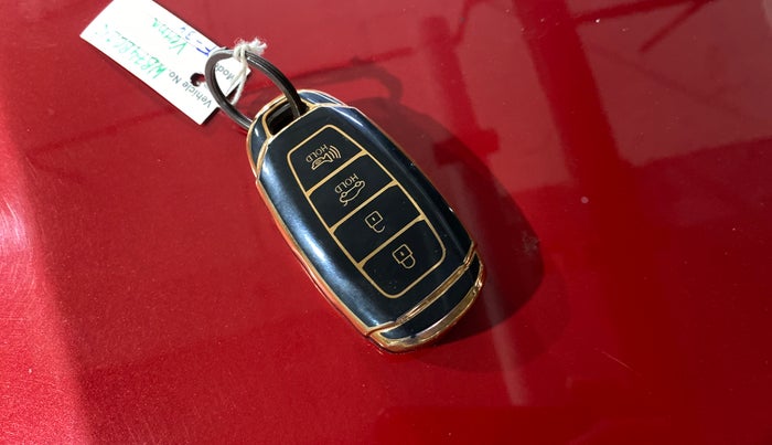 2020 Hyundai Verna SX (O) 1.0 TURBO DCT, Petrol, Automatic, 37,378 km, Key Close Up