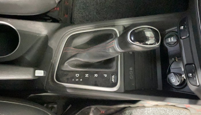 2020 Hyundai Verna SX (O) 1.0 TURBO DCT, Petrol, Automatic, 37,378 km, Gear Lever