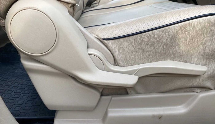 2020 Maruti Ertiga ZXI AT SHVS, Petrol, Automatic, 27,426 km, Driver Side Adjustment Panel