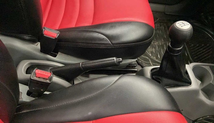 2014 Maruti Alto K10 VXI, Petrol, Manual, 77,084 km, Gear Lever