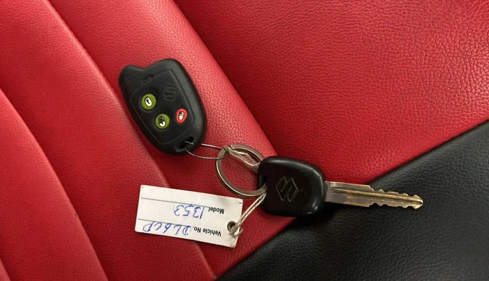 2014 Maruti Alto K10 VXI, Petrol, Manual, 77,084 km, Key Close Up