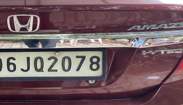 2016 Honda Amaze 1.2L I-VTEC S, Petrol, Manual, 83,140 km, Dicky (Boot door) - Minor scratches