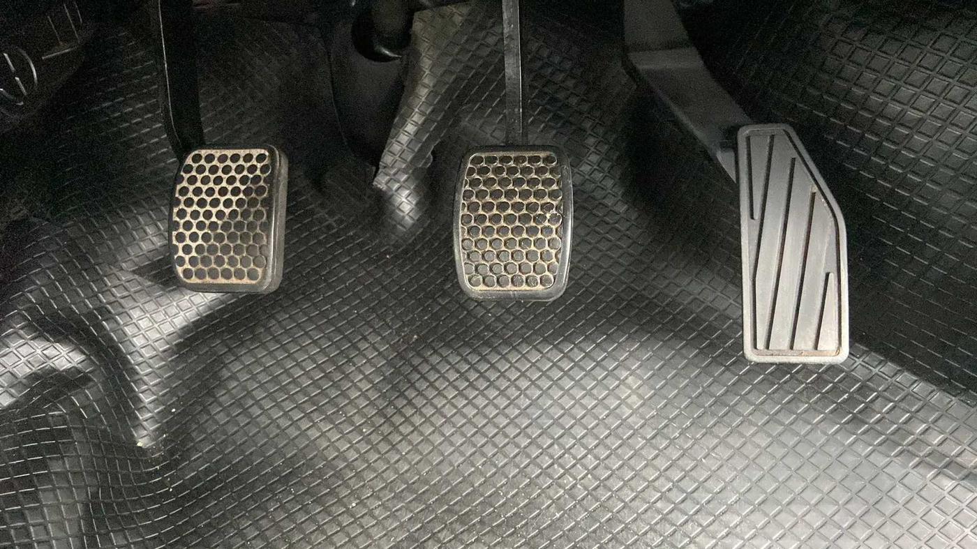 2015 Maruti Alto K10 VXI, Petrol, Manual, 39,807 km, Pedals