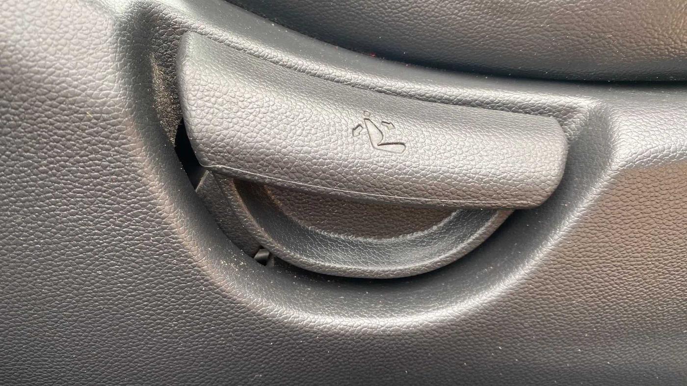 2018 Hyundai Grand i10 MAGNA AT 1.2 KAPPA VTVT, Petrol, Automatic, 20,354 km, Driver Side Adjustment Panel