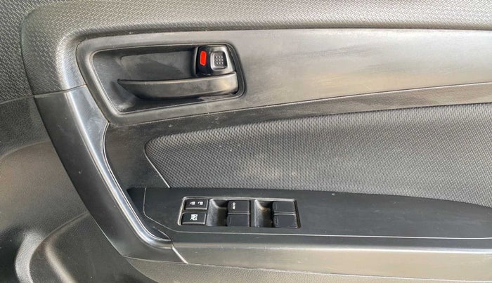 2020 Maruti Vitara Brezza VXI, Petrol, Manual, 66,100 km, Driver Side Door Panels Control