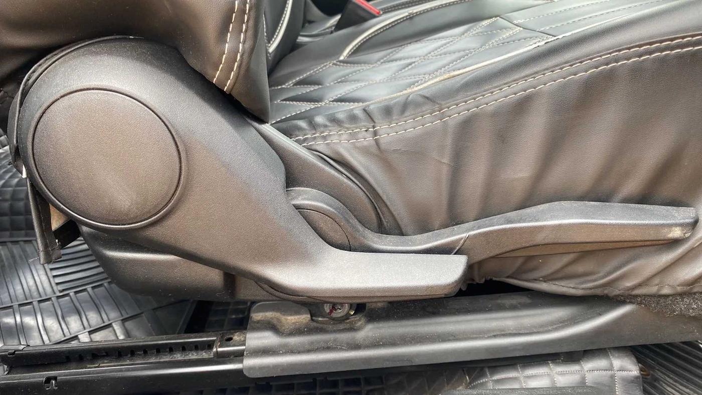 2020 Toyota Glanza G, Petrol, Manual, 68,494 km, Driver Side Adjustment Panel