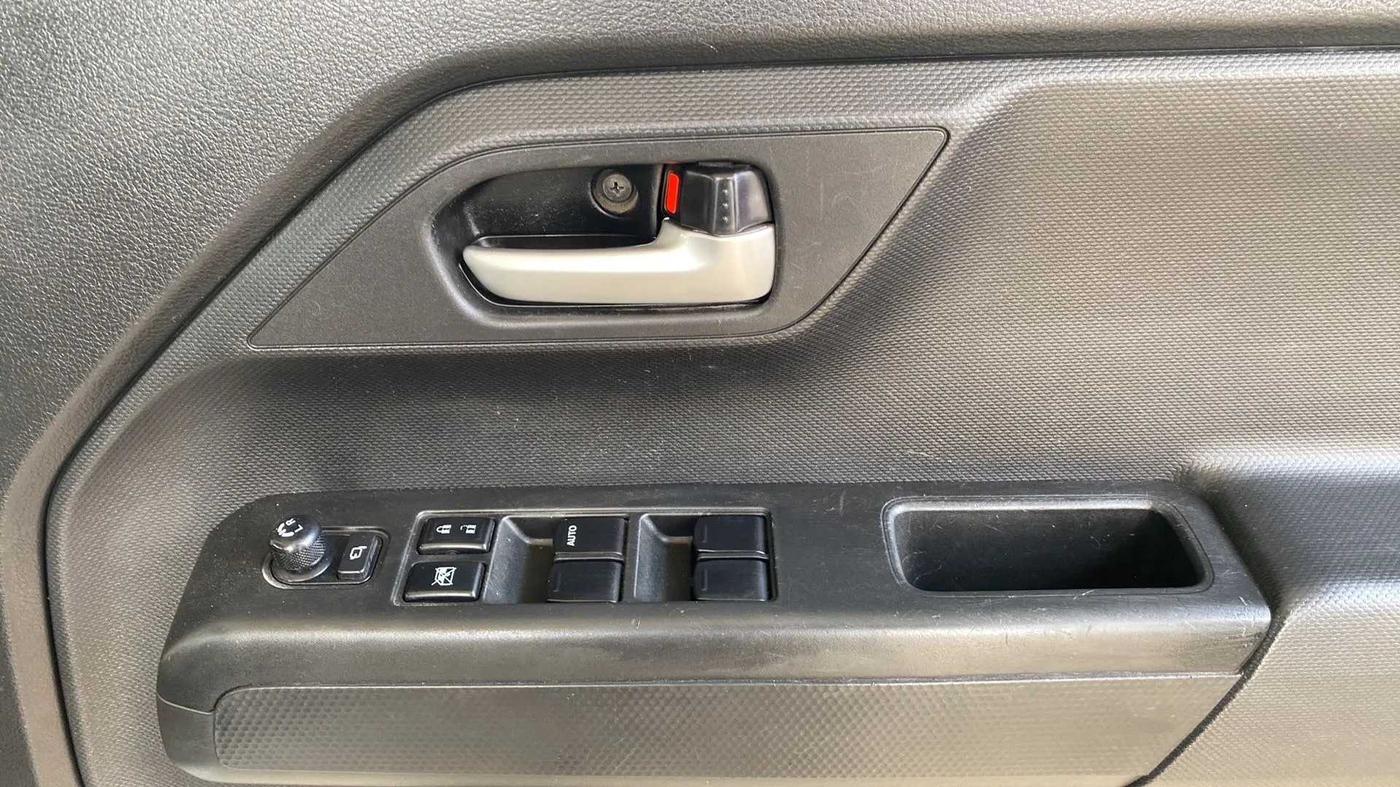 2020 Maruti New Wagon-R ZXI 1.2, Petrol, Manual, 86,611 km, Driver Side Door Panels Control