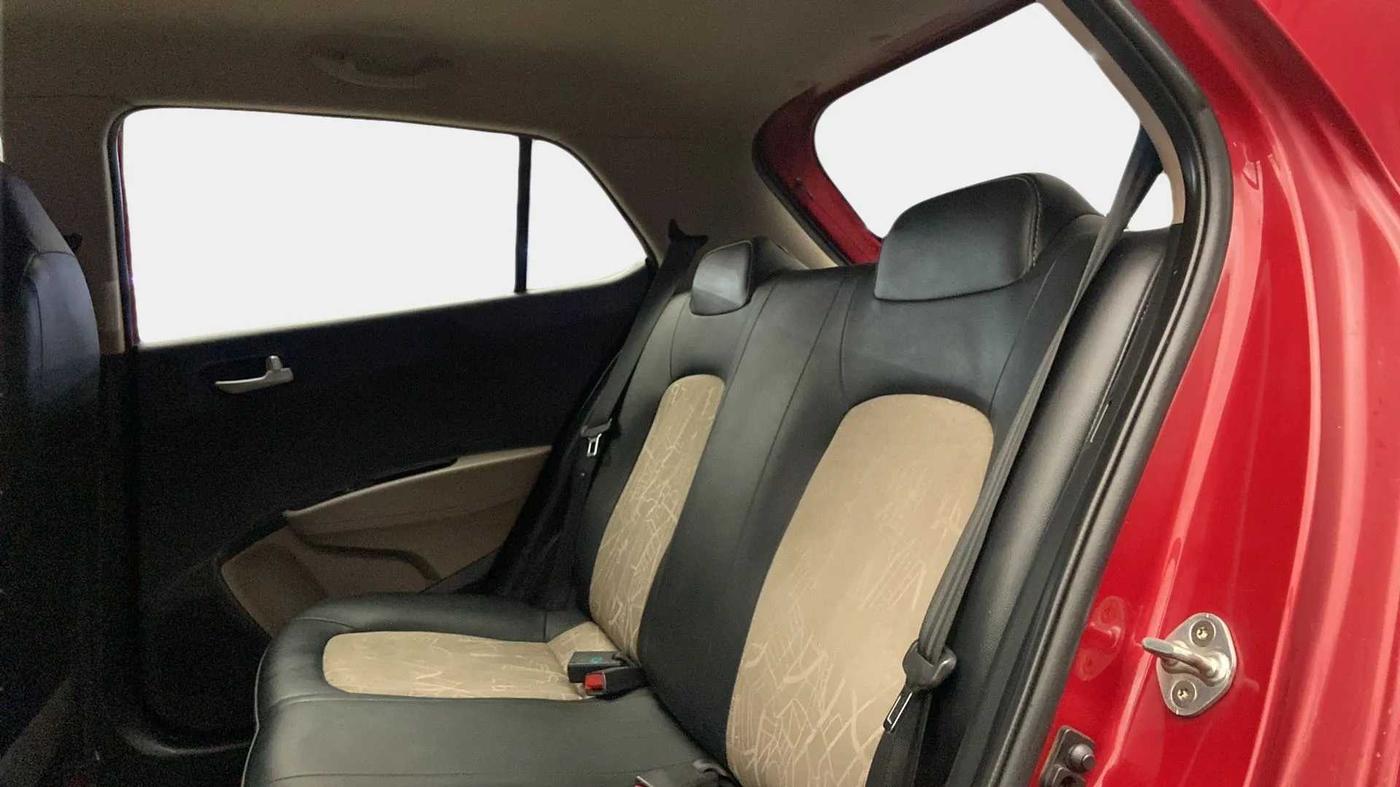 2018 Hyundai Grand i10 SPORTZ 1.2 KAPPA VTVT, Petrol, Manual, 57,210 km, Right Side Rear Door Cabin