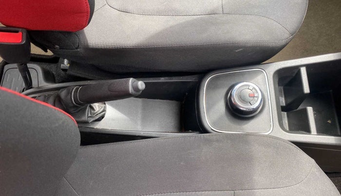 2023 Renault Kwid RXT 1.0 AMT, Petrol, Automatic, 2,856 km, Gear Lever