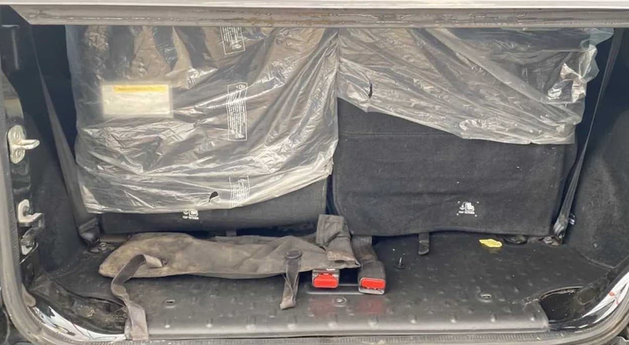 2023 Mahindra Thar LX P 2WD AT HT, Petrol, Automatic, 7,302 km, Boot Inside