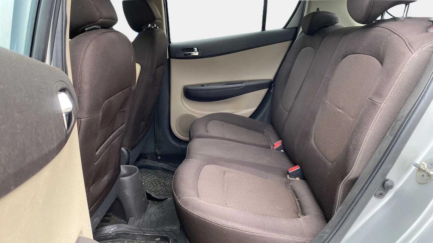2012 Hyundai i20 ASTA 1.2, Petrol, Manual, 67,977 km, Right Side Rear Door Cabin