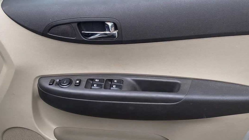 2012 Hyundai i20 ASTA 1.2, Petrol, Manual, 67,977 km, Driver Side Door Panels Control