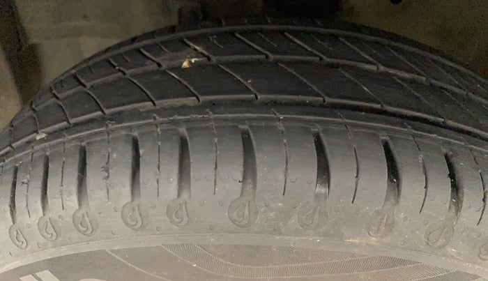 2015 Honda Amaze 1.2L I-VTEC S, Petrol, Manual, 49,585 km, Left Front Tyre Tread