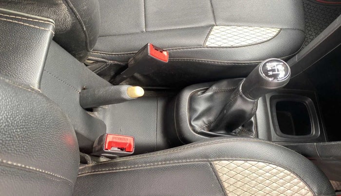 2015 Maruti Swift VXI, Petrol, Manual, 54,321 km, Gear Lever