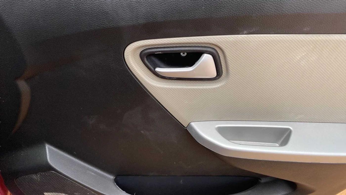 2015 Maruti Alto K10 VXI, Petrol, Manual, 84,110 km, Driver Side Door Panels Control