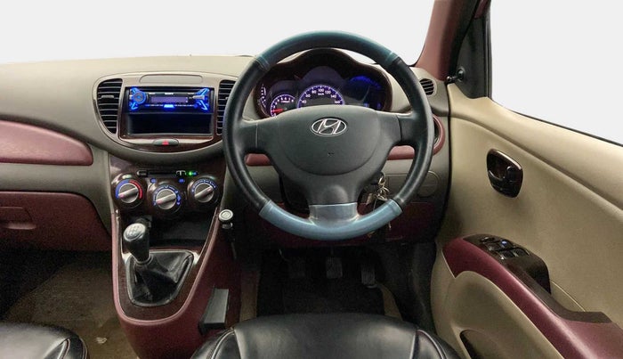 2015 Hyundai i10 MAGNA 1.1, Petrol, Manual, 35,425 km, Steering Wheel Close Up